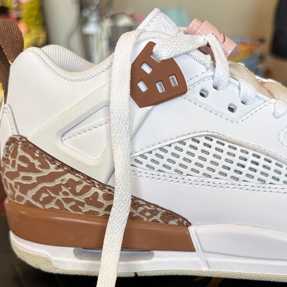 Jordan Women's White and Brown Sneakers - Picture 2 of 9